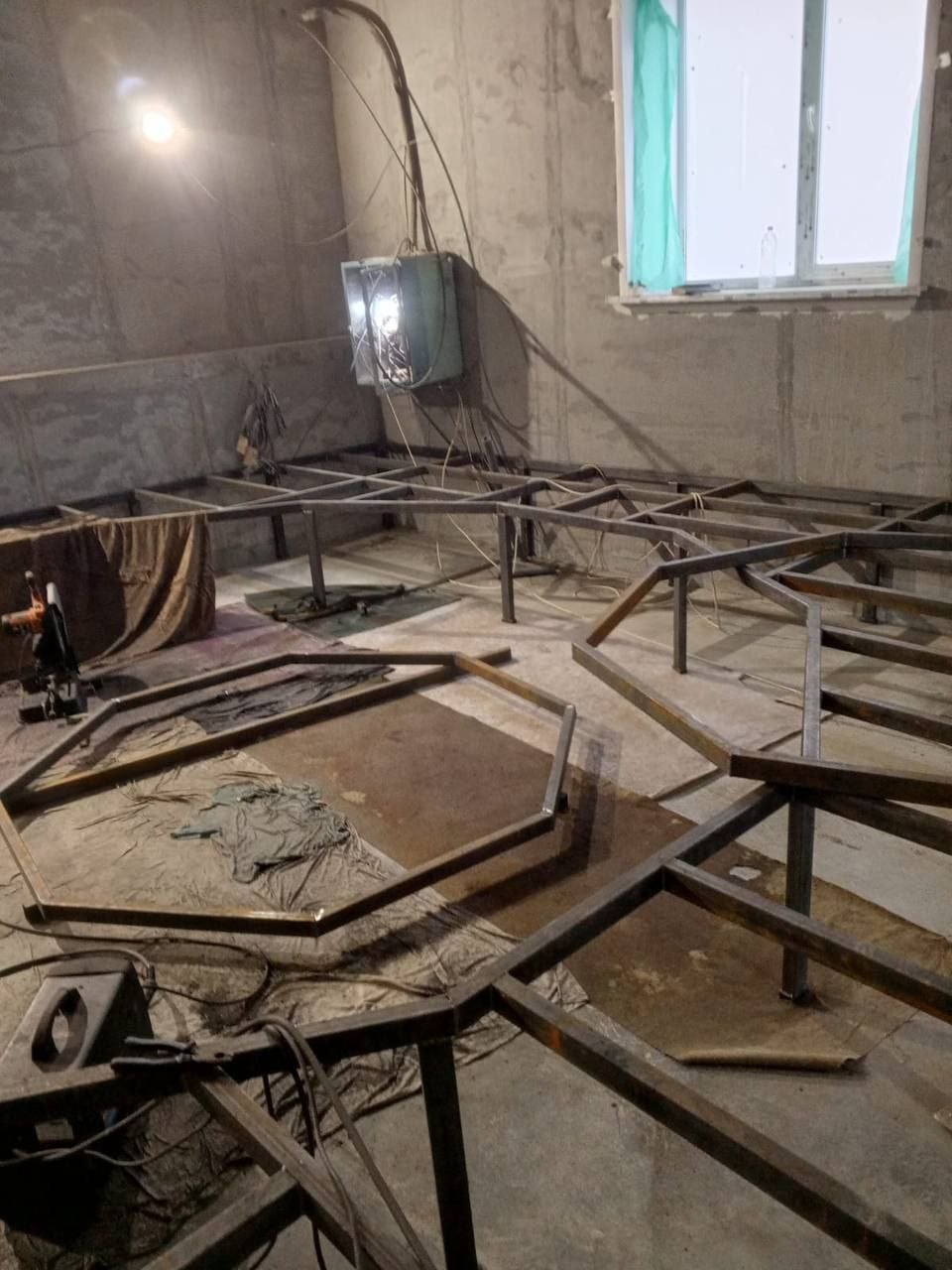 Монтаж круглого игрового пространства